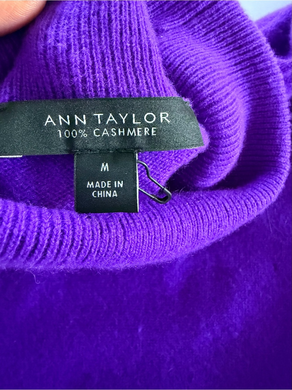 NWOT Ann Taylor 100% Cashmere Turtleneck Sweater Royal Purple SizeM
Quiet Luxury - Picture 9 of 14
